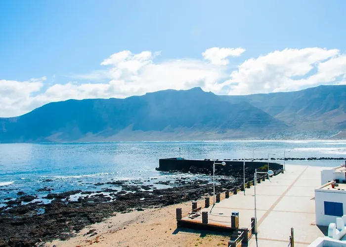 Arena Y El Mar * Famara
