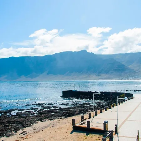 Arena Y El Mar * Famara